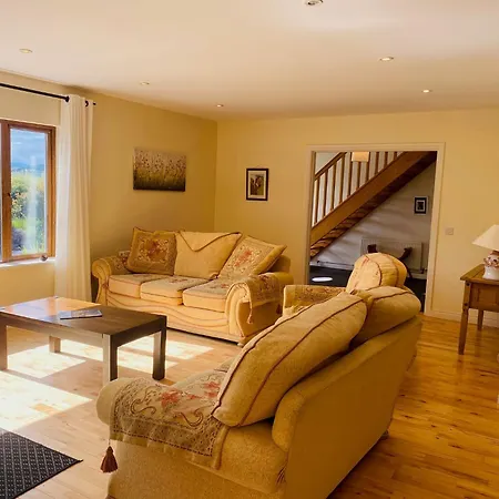 3 Bedroom 15 Mins Drive From Kenmare Town