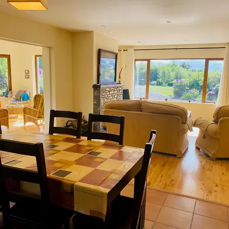 3 Bedroom 15 Mins Drive From Kenmare Town *