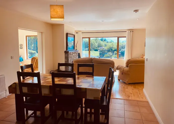 3 Bedroom 15 Mins Drive From Kenmare Town *
